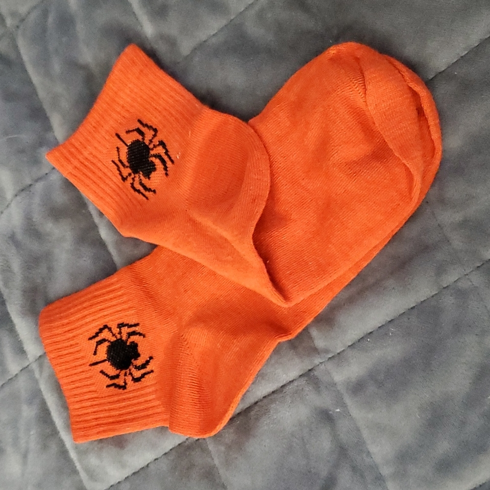 🎉2/$20🎉 Orange Spider Design Women's Socks